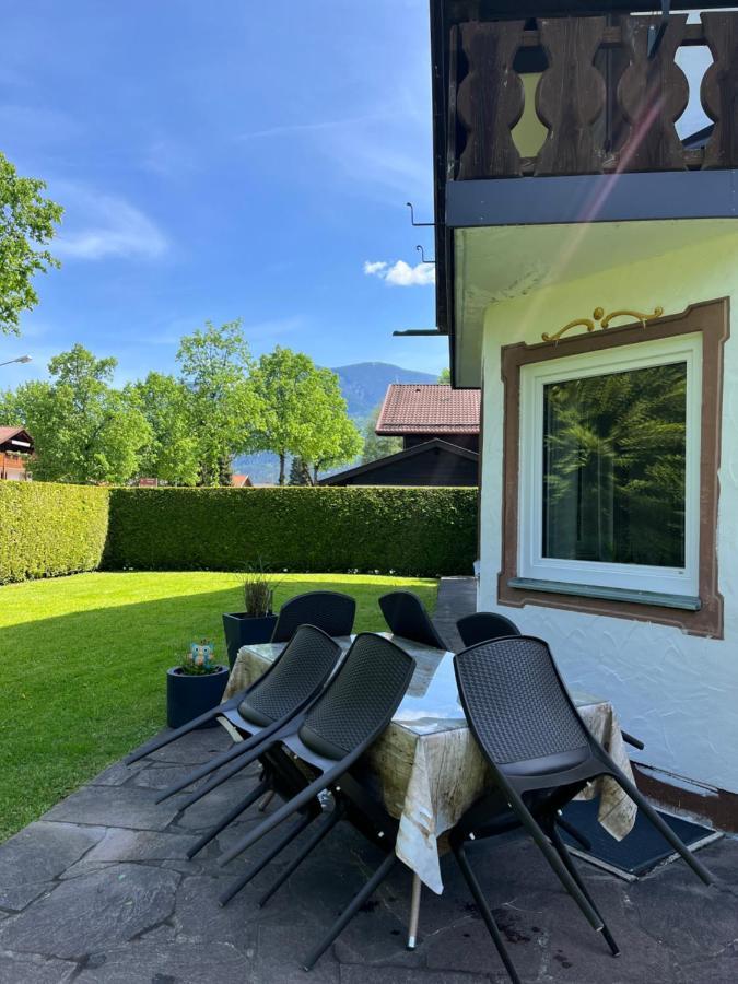 Doppelhaushaelfte Zugspitzblick Mit Privatem Garten การ์มิช-พาร์เทนเคียร์เชน ภายนอก รูปภาพ